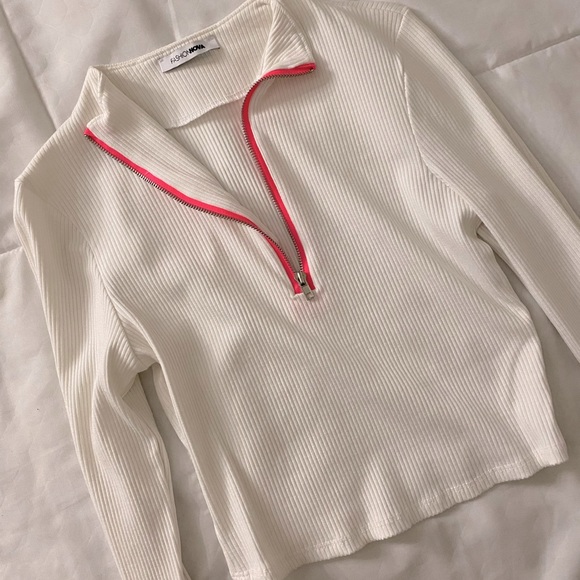 Long sleeve crop top super cute. - Picture 2 of 2